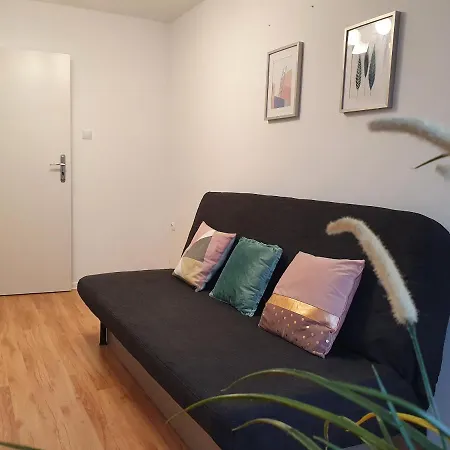 Najzwyklejsze Mieszkanie 8 Minut Do Plazy - Karlikowo Apartamento *